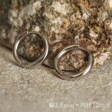 ピアス フープ つけっぱなし 小さめ ステンレス アレルギー対応 幅2.5mm × 内径 8mm 12mm 太め 中折れ 大人 上品 通勤 オフィス シンプル