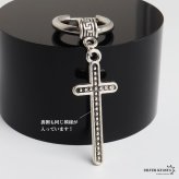 ステンレス クロスピアス 十字架 ミル打ち ドロップピアス フープピアス シルバー 揺れる 存在感 幾何学 模様 大きめ プチプラ 片耳1点 つけっぱなしok メンズ 男性 金属アレルギー対応 イヤリング