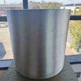 鉢カバー おしゃれ 大型 13号 10号 KONTON コントン フェルム シリンダー キャスター付き 移動 円柱 丸型 屋内 室内 高級 北欧 モダン ナチュラル 観葉植物用 多肉植物 サボテン 特大 底穴なし スチール アルミ 玄関 リビング インテリア プランター 深型 ブラック