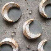 【カラーが選べる】michikake moon stone《月の満ち欠けを映す 三日月のアロマストーン》火を使わない香るインテリア