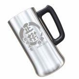 名入れ ビールジョッキ 名前入り プレゼント 真空断熱 保温 保冷 ステンレス ステンレスジョッキ 彫刻 刻印 印字 グラス コップ ビアグラス おしゃれ ビールグラス 父の日 母の日 還暦祝い 退職 誕生日 結婚祝い 昇進 無料 ラッピング ジョッキ 記念品 送別会 敬老の日 実用的 ネーム入れ 男性 女性 バースデー ギフト 470 ml ビアジョッキ 円背景 EH9