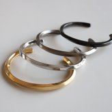 ステンレス ツイスト バングル 4カラー ブレスレット レディース メンズ ねじり シンプル 細身 立体感 ゴールド シルバー アンティークシルバー ブラック ローズゴールド カジュアル きれいめ モード 金属アレルギー対応