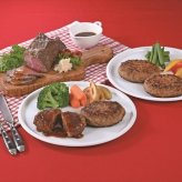 送料無料 北海道産地直送 トヨニシファーム 豊西牛ハンバーグギフト8枚入り  ※ご注文後約7～10日前後での発送となります。沖縄・離島へは別途配送料が発生いたします お取り寄せグルメ スイーツ