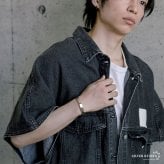 ステンレス 幅8mm 平打ちバングル シンプル 4カラー 2サイズ ブレスレット レディース メンズ アクセサリー 無地 光沢 オープンタイプ 上品 ベーシック ミニマル カジュアル きれいめ 重ね付け 男女兼用 金属アレルギー対応 【刻印対象】