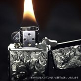 Zippo ライター ジッポライター 愛煙家 喫煙 シルバー925 スターリングシルバー #13 レギュラータイプ スクロール プルメリア 5面手彫り ハワイアンジュエリー ブランド おしゃれ かっこいい BY THE SEA バイザシー 彼氏 夫 男性 メンズ プレゼント ハロウィン 【品番：FL102S】