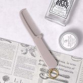 新作入荷 ヘアコーム ヘアブラシ ブラシ 折りたたみ コーム 櫛 クシ 静電気除去グッズ 静電気 帯電 静電気グッズ 髪 髪型 広がり 折りたためる コンパクト 薄い 美髪コーム メンズ レディース 美容 ヘアケア さらさら マッサージ 男性 女性 贈り物 お配りギフト