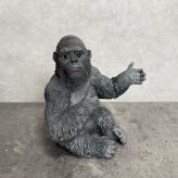 スマホスタンド woobia ウービア ゴリラ おもしろ雑貨 リアル動物オーナメント 卓上 デスク インテリア 誕生日 父の日 昇進祝い 退職祝い 男性 ギフト プレゼント 置物