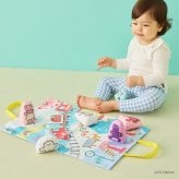 出産祝い シナぷしゅ ぷしゅぷしゅインパーク 布おもちゃ おでかけおもちゃ お出かけ 布マット 持ち運び ハンドル付き ごっこ遊び 音が鳴る カシャカシャ ぷしゅぷしゅ にゅう ヨロ レイヒ ひーたん みーたん キャラクター ベビー 赤ちゃん 誕生日プレゼント お祝い 男の子 女の子 ギフト