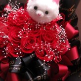 誕生日プレゼント 彼女 恋人 ネコ 猫 ねこちゃん 枯れない赤バラ 12本 かすみ草 花束風ギフト プリザーブドフラワー入り ケース付き 赤バラいっぱい 置いて飾れるアレンジメントタイプ カスミ草