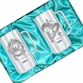名入れ ビールジョッキ サーモス ペア 名前入り プレゼント 真空断熱 保温 保冷 食洗器 対応 ステンレス ステンレスジョッキ 彫刻 刻印 印字 グラス コップ ビアグラス おしゃれ ビールグラス 父の日 母の日 誕生日 無料 ラッピング ジョッキ ネーム入れ 男性 女性 バースデー ギフト 720 ml 化粧箱 入り JDK-720 ビアジョッキ セット 背景/イラスト入り CI31