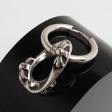 ステンレス チェーンの一コマピアス ドロップ クロス フープピアス ごつめ 揺れる かっこいい シルバー 片耳1点 十字架 大きめ 存在感 メタル メンズ 男性 金属アレルギー対応 イヤリング
