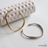 ステンレス ニュアンスバングル ゆがみ くびれ メタルブレスレット ゴールド 18KGP シルバー 腕輪 シンプル こなれ感 お洒落 人気 華奢 重ね付け 細身 高級感 レディース 女性 金属アレルギー対応