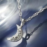 K10WG ダイヤ ムーン ペンダント ネックレス レディース ホワイトゴールド ダイヤモンド 月モチーフ 華奢 ジュエリー アクセサリー プレゼント ギフト 贈り物 誕生日 記念日