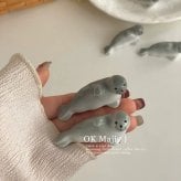 箸置き 2個セット アザラシ 陶器製 かわいい おしゃれ カトラリーレスト スプーン置き 箸枕 食器 卓上小物 シンプル 北欧風 キッチン雑貨 食卓 テーブルウェア 来客用 プレゼント