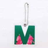 こびとづかん イニシャルバッヂＭ カクレモモジリ