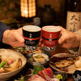 敬老の日 名入れ ペアギフト SXX 波佐見焼 唐草湯飲み 夫婦湯呑 赤 黒 2点 木箱入り / プレゼント ギフト 両親 夫婦 結婚 金婚式 銀婚式 退職 記念 誕生日 長寿 祝い