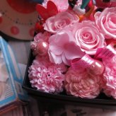 結婚記念日 ミッキー ミニー入り 花束風フラワーボックス 枯れないプリザーブドフラワー入り 箱を開けてサプライズ 人気 彼女 友人 女性 友達