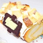 クリスマスレアチーズロールデコレーションケーキ［クリスマスケーキ クリスマスロールケーキ プレゼント ギフト コンパクトケーキ］