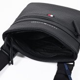 高品質ヨーロッパ輸入モデル トミーヒルフィガー TOMMY HILFIGER ショルダーバッグ メンズ ESSENTIAL PU CROSSOVER ブラック AM0AM09506 BDS BLACK 送別会 誕生日 結婚祝い 結婚式 彼氏 息子 夫 男性 名刺入れ 高級 父の日 母の日 即日発送
