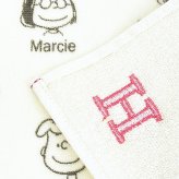 スヌーピー イニシャルミニタオル (H) アイボリー ハンカチ SNOOPY
