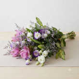 【花 お供え】生花　お供え花束＜洋花E＞ 法要 御仏前 ご希望の色合い イメージで 花屋さんの手作り 画像配信 メッセージカードOK 北海道・沖縄・九州・四国・中国・離島への配送は不可