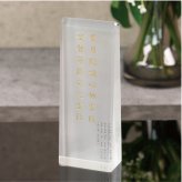 クリスタル位牌 期間限定10％OFF＋更にレビューを書いて送料無料  ☆彡　淡い雪のような白のコントラストが美しいお位牌  名入れクリスタル位牌 名入れ無料 お位牌 仏具 仏壇 夫婦 連名 戒名 供養 49日 法要 法事 おしゃれ 現代位牌 手元供養 現代仏壇 ミニ仏壇 小型 慰霊 没日 俗名  記念品 戒名彫刻代金込み