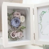 送料無料 プリザーブドフラワー 【Tsumugiーつむぎ】仏花 写真立て 仏花 お供え お盆 初盆 新盆 ウエディング 両親贈呈 子育て感謝状 バラ ブリザードフラワ- 仏壇 お供え 結婚式  花 ブリザードフラワー ギフト  ペット 