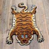 チベタンタイガーラグ ラグマット ウール 手織り TIBETAN TIGER RUG S M L 3サイズ インド製 ハンドクラフト 虎 トラ タイガー アクセントラグ タペストリー エスニック リビング 玄関 ベッドサイド 壁飾り 天然素材 おしゃれ