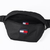 高品質ヨーロッパ輸入モデル トミーヒルフィガー TOMMY HILFIGER ショルダーバッグ メンズ TOMMY JEANS ESSENTIAL DAILY ブラック AM0AM14345 BDS BLACK 送別会 誕生日 結婚祝い 結婚式 彼氏 息子 夫 男性 名刺入れ 高級 父の日 母の日 即日発送
