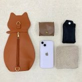 アニマルボディバッグ キャット BG2607-01ATB 斜め掛け 肩掛け 猫 バッグ ポーチ ショルダー レザー調 動物 縦型 ファスナー お出かけ 旅行 小物入れ 可愛い 上品 カジュアル 黒猫 茶トラ