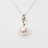 ［pearl582］ 8mm - 8.5mm ホワイトピンク ペンダント ダイヤモンド付 あこや真珠 0.01ct