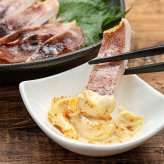 【送料無料・お手軽ギフト】訳あり 国産 スルメイカ一夜干し 800g (4〜7枚入) 小さめ サイズ不揃い 破れ スミや腑によるシミあり（烏賊 お年賀 敬老の日 お中元 お歳暮 プレゼント グルメ 贈り物 母の日 父の日 御祝 内祝い 景品 コンペ ご褒美 誕生日 お祝い 出産祝い 結婚 男 女 友達 新築 引越 送別会 定年 退職祝い 還暦 喜寿 海鮮 おつまみ コスパ）[[訳ありいか一夜干し]