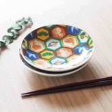 【誕生日・結婚祝い】九谷焼 麗和 豆皿 3.0寸 花鳥風月・福招きシリーズ 縁起物 小皿 醤油皿 和食器 おしゃれ ギフト 箱入り 九谷結窯