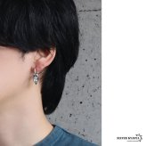ステンレス チェーンの一コマピアス ドロップ 唐草 フープピアス ごつめ 揺れる かっこいい シルバー 片耳1点 アラベスク 大きめ 存在感 メタル メンズ 男性 金属アレルギー対応 イヤリング