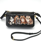 タマオワールド Louis Wain Kittens お財布ポシェット SHO3657 SHO3658 送料無料 バッグ 財布 ショルダーバッグ ブラック ピンク ブラック ハナカラクサ
