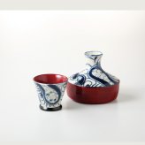 漆陶そう吉　平型酒器セット　渦絞根来（赤） 陶器 美濃焼 やきものの里から、暮らしを贈ります。　ギフト 食器 セット テーブルウェア
