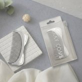【メール便配送】SILKY COMB シルキーコーム 専用ケース付 ヘアブラシ くし 櫛 クシ 美髪コーム 艶髪 静電気抑制 軽量 コンパクトサイズ 持ち運び 携帯用 クロムメッキ仕様 プレゼント ギフト 誕生日 母の日 女性