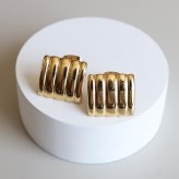 ステンレス スクエアピアス 18KGP 両耳用 2点セット レディース ゴールド ワイド 四角 リブデザイン ボリューム 大ぶり スタッドピアス キャッチ式 存在感 モード 上品 きれいめ 大人 女性 アクセサリー ジュエリー 耳飾り