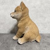 犬の置物 woobia ウービア お座り柴犬 中 笑顔 リアル動物オーナメント 高さ20cm イギリス職人手彩色 縁起物 戌年 守護犬 玄関 リビング 店舗 インテリア 犬好き 新築祝い 開店祝い 出産祝い お祝い ギフト プレゼント かわいい