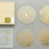 【toumei 箔 コースター「い」 木箱入り 4枚セット】トウメイ コースターセット 【ラッピング・熨斗対応可／桐箱でお届け】【結婚のお祝いに】おしゃれ 誕生日 両親 父 母 夫婦 祖父母 結婚記念日 父の日 母の日 敬老の日 特別 友達 カップル パートナー お揃い 家族 結婚祝い 新築祝い 和モダン 国内生産 内祝い 上品 優美 上司 先輩 後輩 新生活