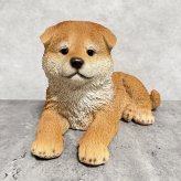 犬の置物 寝そべる秋田犬 横幅31cm woobia ウービア 大きい かわいい おしゃれ ガーデン インテリア オブジェ 可愛い プレゼント 北欧 玄関 雑貨 動物 モダン 面白い 庭 ギフト 屋外 家 リアル 玄関先 ガーデンオーナメント