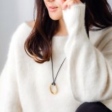 【ポスト投函で配達！】サングラスホルダー ネックレス PUレザーコード付き メガネホルダー 眼鏡ホルダー オーバル ハワイアンジュエリー グラスホルダー ペンダント ステンレス レディース 老眼鏡 スクロール 金属アレルギー シルバー ローズゴールド イエローゴールド henoheno
