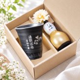 退職 異動 名入れ ギフト SXX 酒セット 日本酒 八海山 純米大吟醸 ひょうたん瓶 180ml & 美濃焼 和みゴブレット ビスマルク コサージュ付 ギフトBOX入り / プレゼント ギフト 退職 記念 誕生日 還暦 古希 喜寿 傘寿 米寿 緑寿 早寿 長寿 祝い