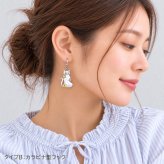 猫 ピアス 大ぶり 揺れる フック ステンレス 金属アレルギー対応 ネコ 花 シルバーカラー カラビナ型 選べるフック 片耳 1個売り