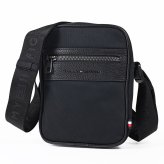 高品質ヨーロッパ輸入モデル トミーヒルフィガー TOMMY HILFIGER ショルダーバッグ REPREVE MINI REPORTER メンズ ブラック AM0AM14448 BDS BLACK 送別会 誕生日 結婚祝い 結婚式 彼氏 息子 夫 男性 名刺入れ 高級 父の日 母の日 即日発送