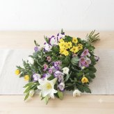 【花 お供え】生花　お供え花束＜和花A＞ 法要 御仏前 ご希望の色合い イメージで 花屋さんの手作り 画像配信 メッセージカードOK 北海道・沖縄・九州・四国・中国・離島への配送は不可