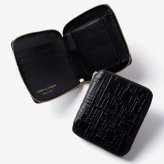コムデギャルソン COMME DES GARCONS EMBOSSED LOGOTYPE エンボス ロゴタイプ Bifold Wallet 二つ折り財布 SA2100EL ユニセックス 財布