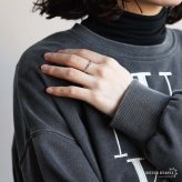 ステンレス 幾何学ラインリング 小粒 ストーンリング 細身 華奢 キラキラ シルバー プチプラ ビジュー 可愛い 重ね付け ハーフエタニティ風 大人 レディース 女性 指輪 金属アレルギー対応