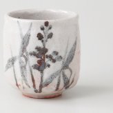 志野　花文（ナンテン）湯呑 陶器 美濃焼 やきものの里から、暮らしを贈ります。　ギフト 食器 セット テーブルウェア