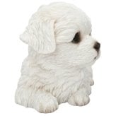 置物 woobia ウービア 犬 白い犬 リラックスマルチーズ 白 幅15.8cm 伏せ 小型犬 寝そべり リアル 本物そっくり イギリス生まれ 職人手彩色 縁起物 戌年 玄関 インテリア 新築祝い 引っ越し祝い 開店祝い 出産祝い 誕生日 お祝い ギフト プレゼント 犬好き マルチーズ好き